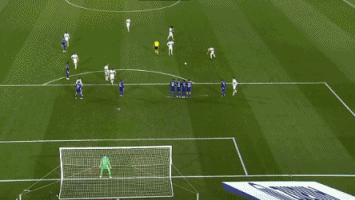 足球曼城后防核心伤缺三周，赛程压力巨大